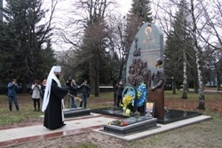 Духовенство УПЦ КП долучилося до відзначення Дня Гідності та Свободи у Луцьку